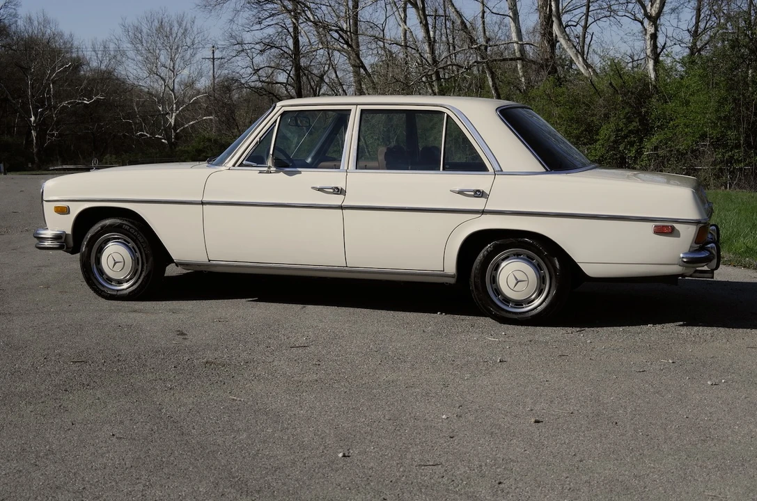 1973 Mercedes-Benz W114 & W115 - Image 12 of 31