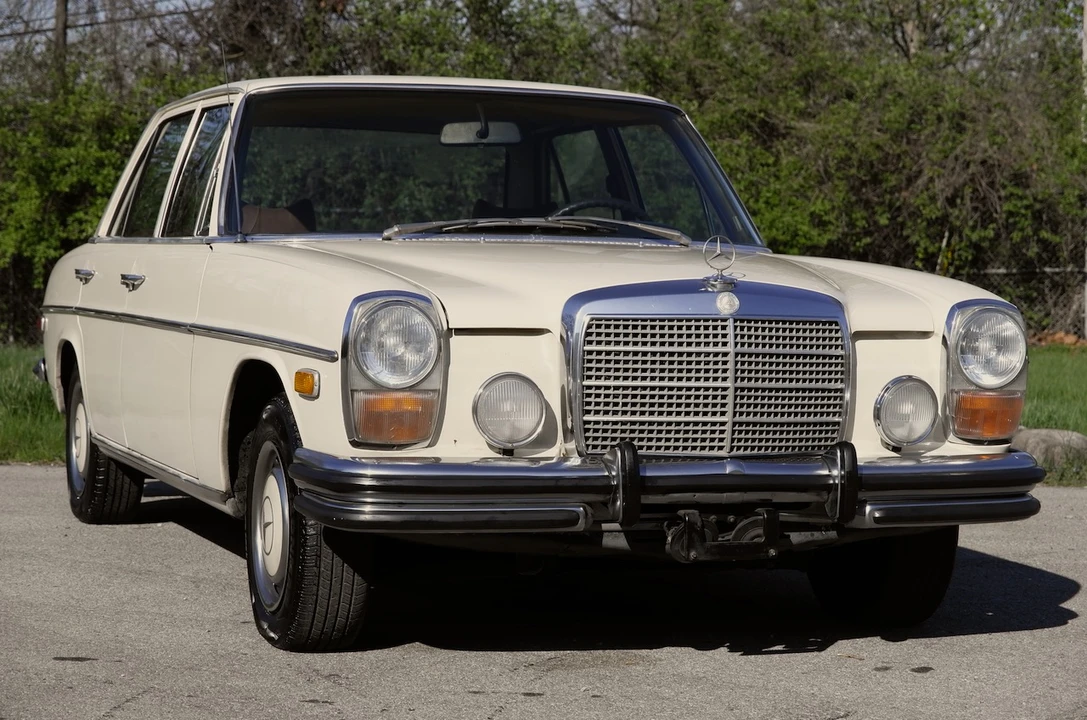 1973 Mercedes-Benz W114 & W115 - Image 30 of 31