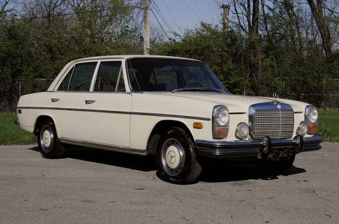 1973 Mercedes-Benz W114 & W115 - Image 28 of 31