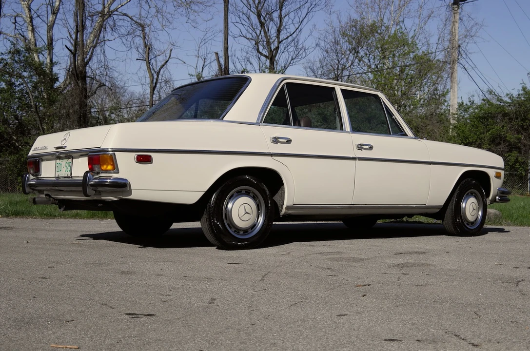1973 Mercedes-Benz W114 & W115 - Image 22 of 31