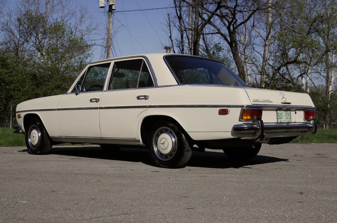 1973 Mercedes-Benz W114 & W115 - Image 14 of 31