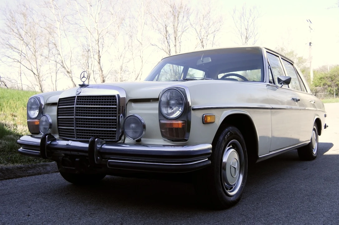 1973 Mercedes-Benz W114 & W115 - Image 3 of 31