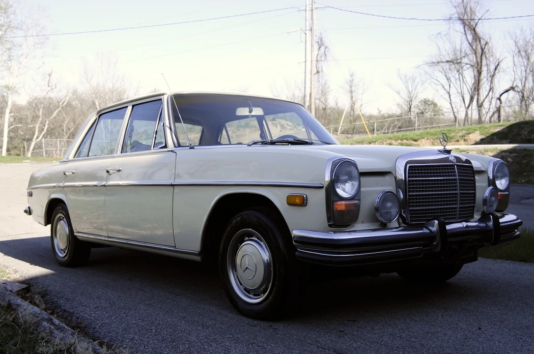 1973 Mercedes-Benz W114 & W115 - Image 2 of 31