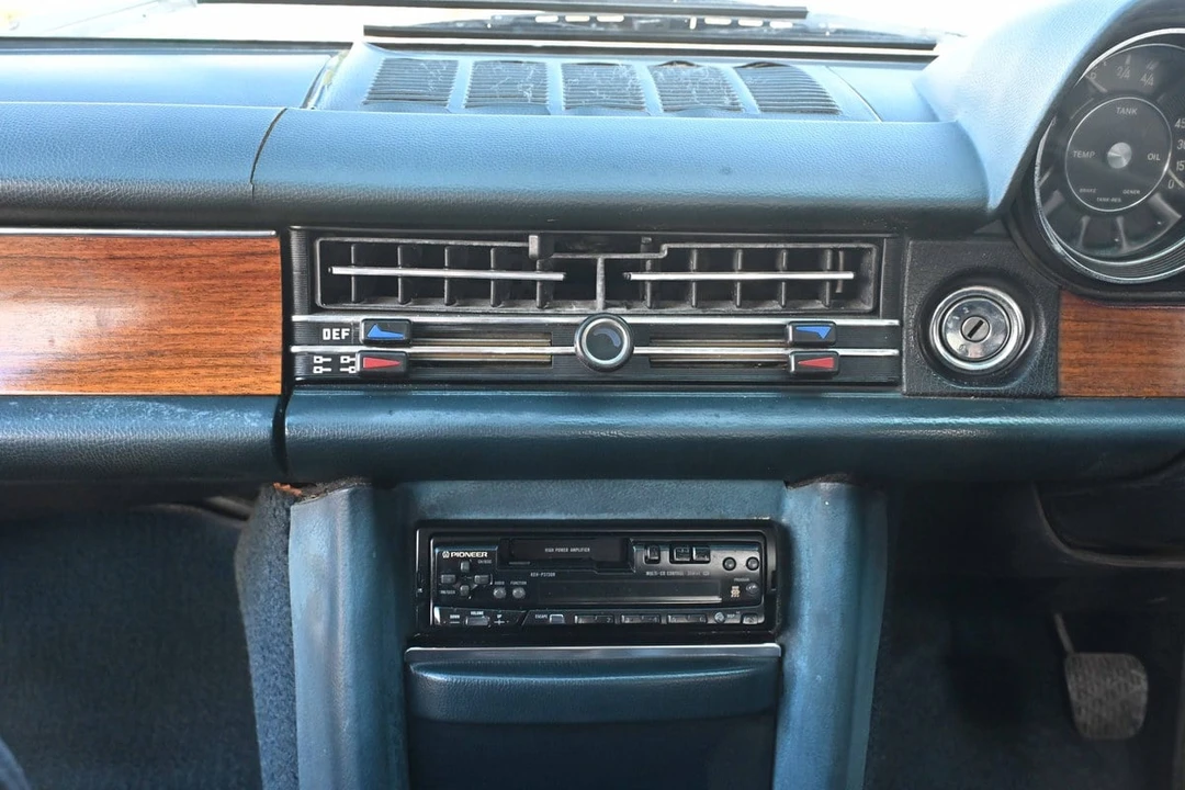 1978 Mercedes-Benz W114 & W115 - Image 12 of 30