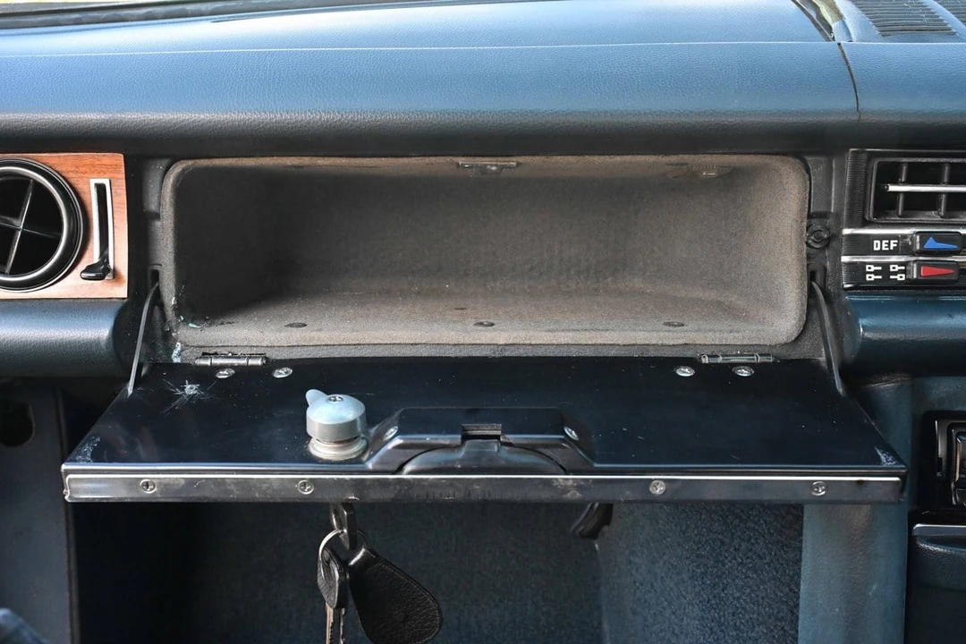 1978 Mercedes-Benz W114 & W115 - Image 18 of 30