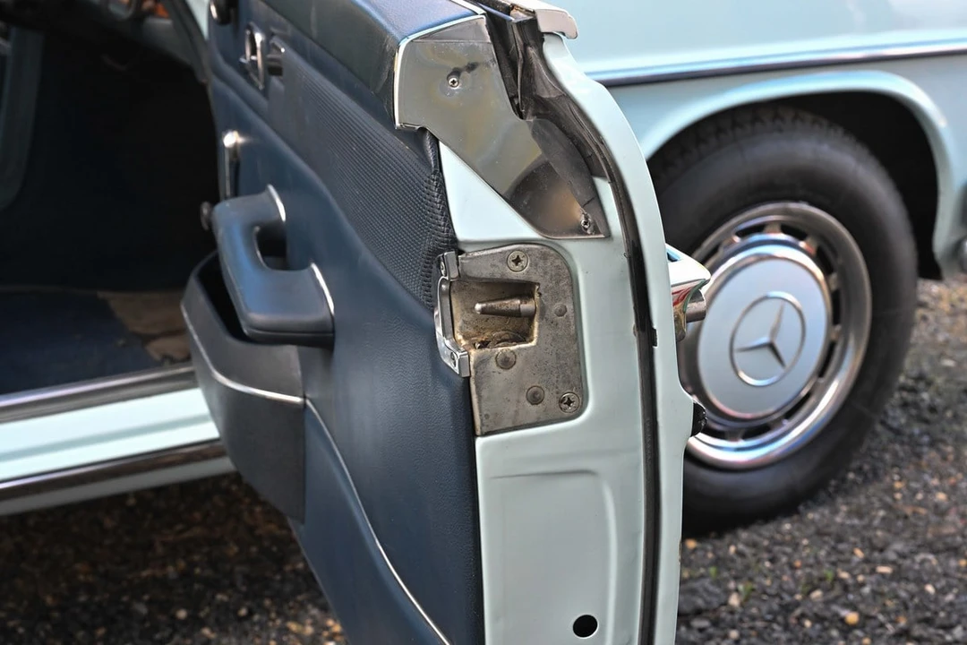 1978 Mercedes-Benz W114 & W115 - Image 16 of 30