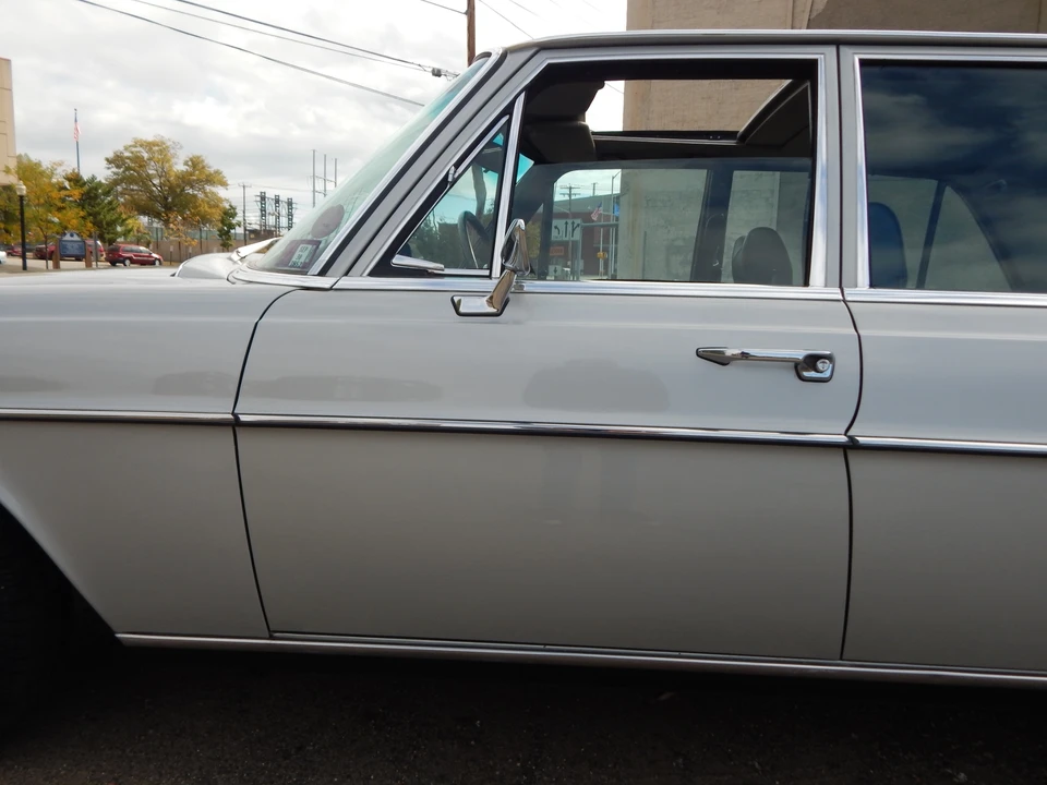 1973 Mercedes-Benz W108 & W109 - Image 13 of 31
