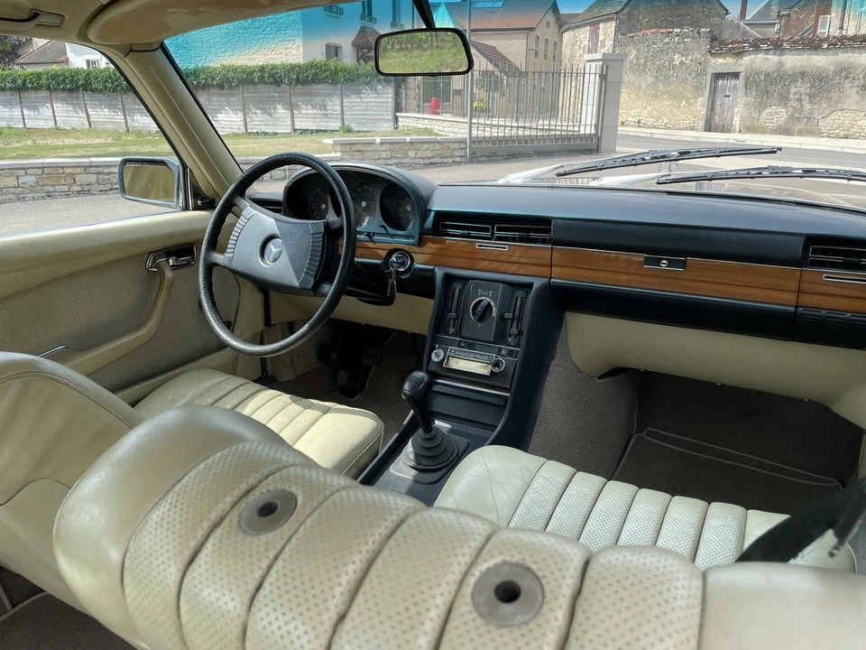 1973 Mercedes-Benz W116 S-Class - Image 21 of 30
