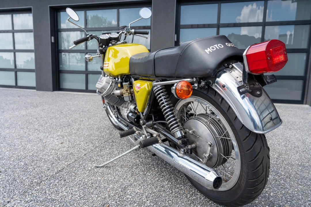 1973 Moto Guzzi V7 (1965-1974) - Image 8 of 31