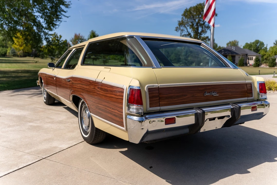 1973 Pontiac Safari - Image 11 of 31