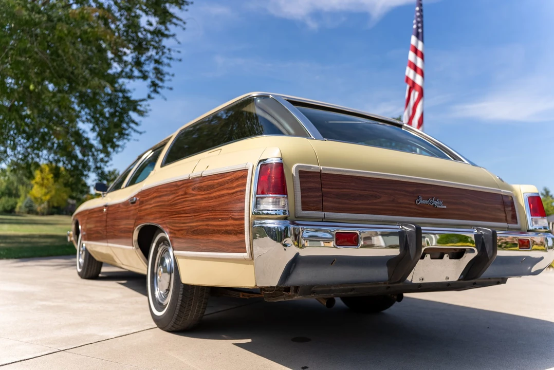 1973 Pontiac Safari - Image 12 of 31