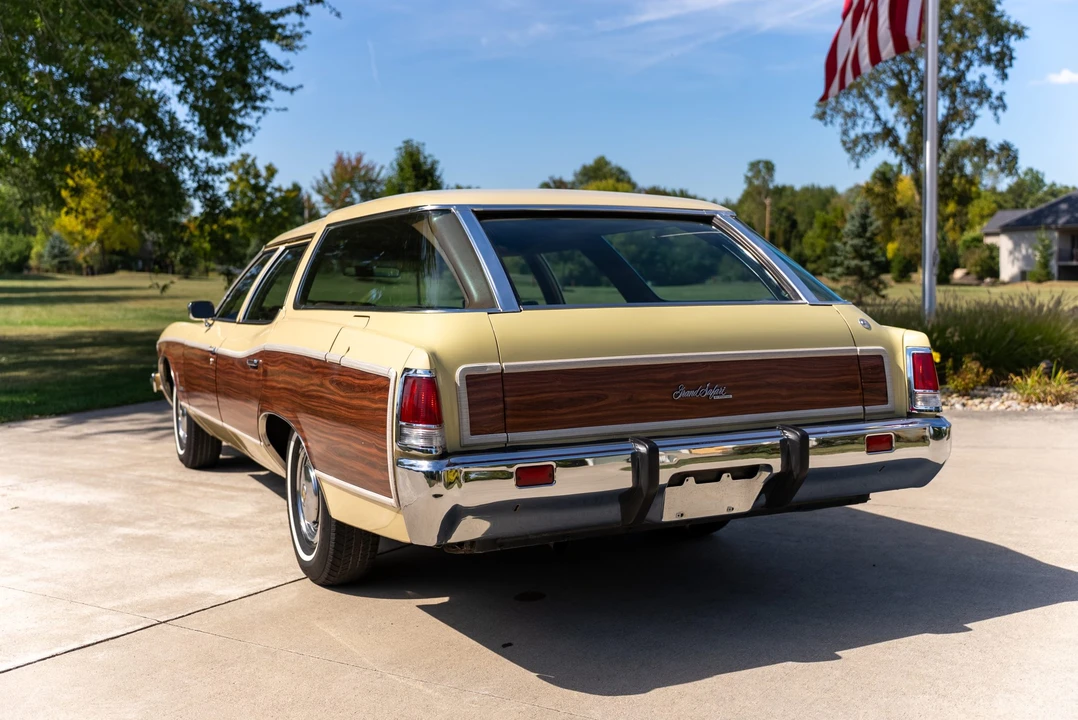 1973 Pontiac Safari - Image 15 of 31