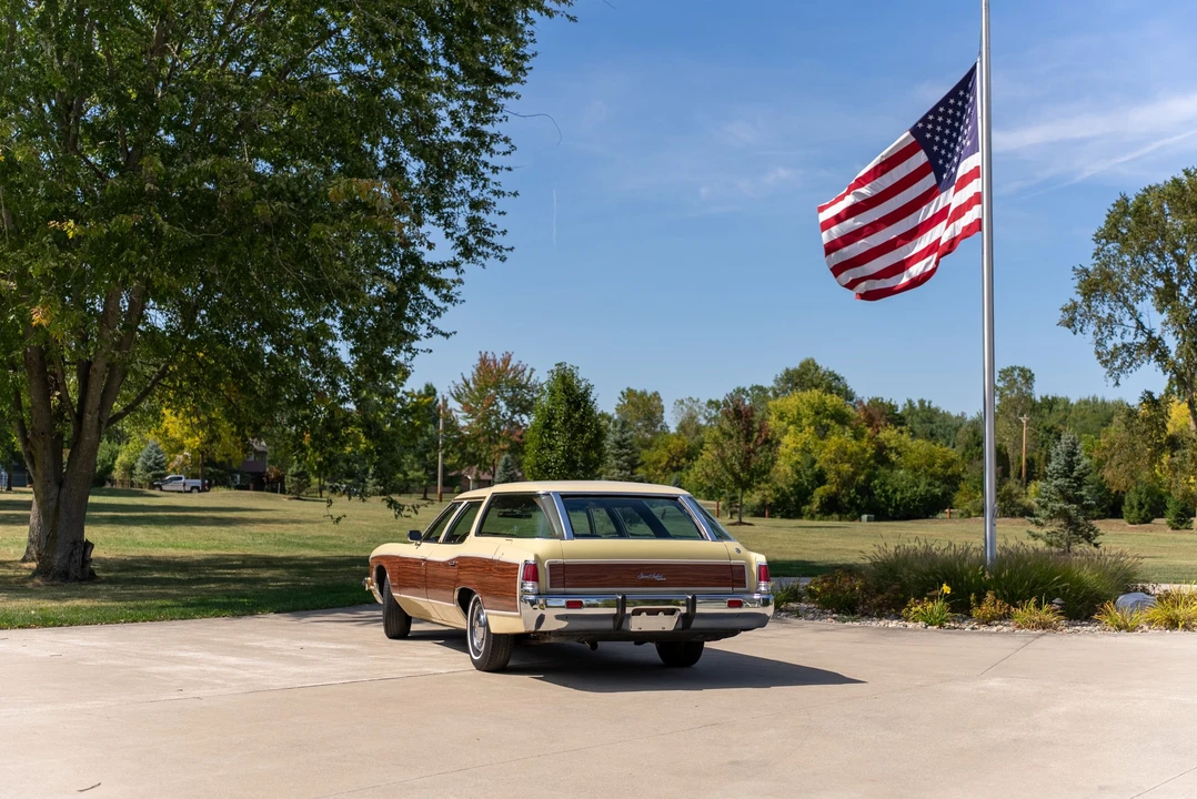 1973 Pontiac Safari - Image 13 of 31