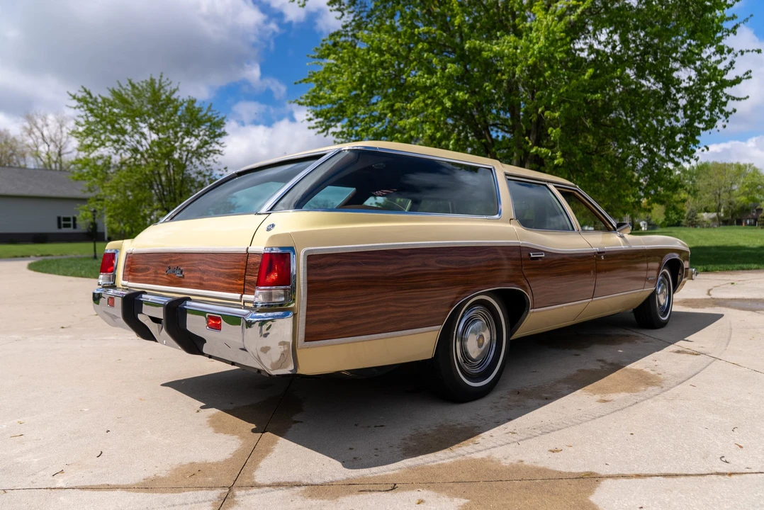 1973 Pontiac Safari - Image 15 of 31