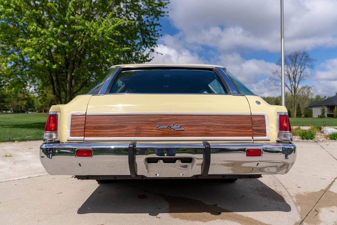 1973 Pontiac Safari - Image 12 of 31