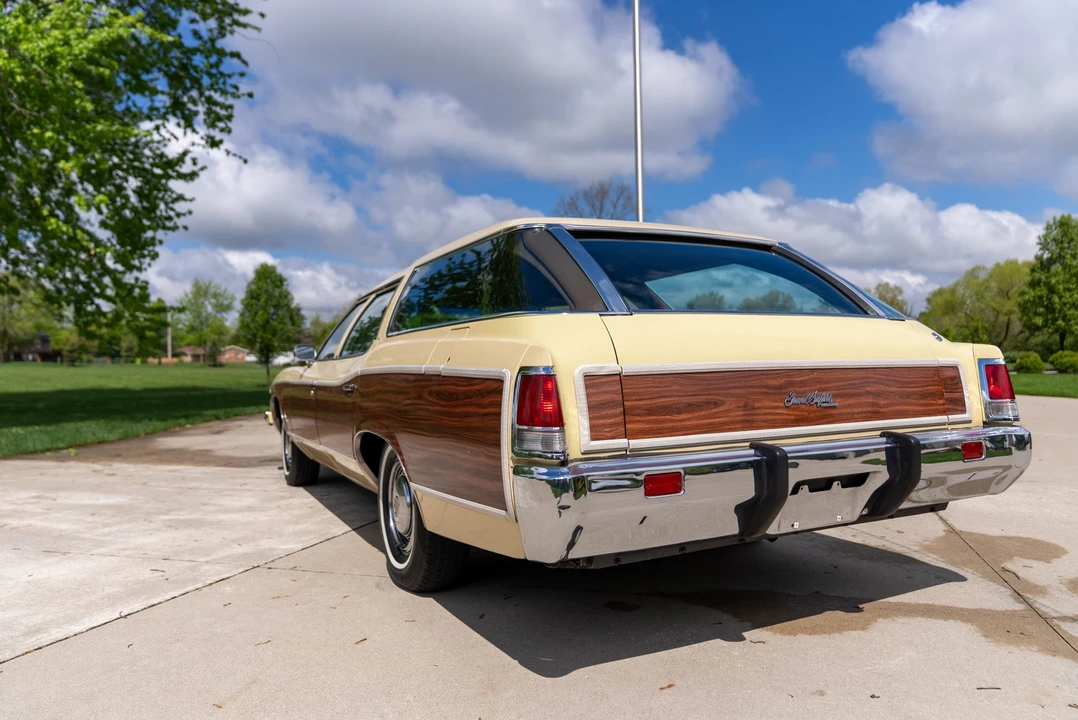 1973 Pontiac Safari - Image 10 of 31