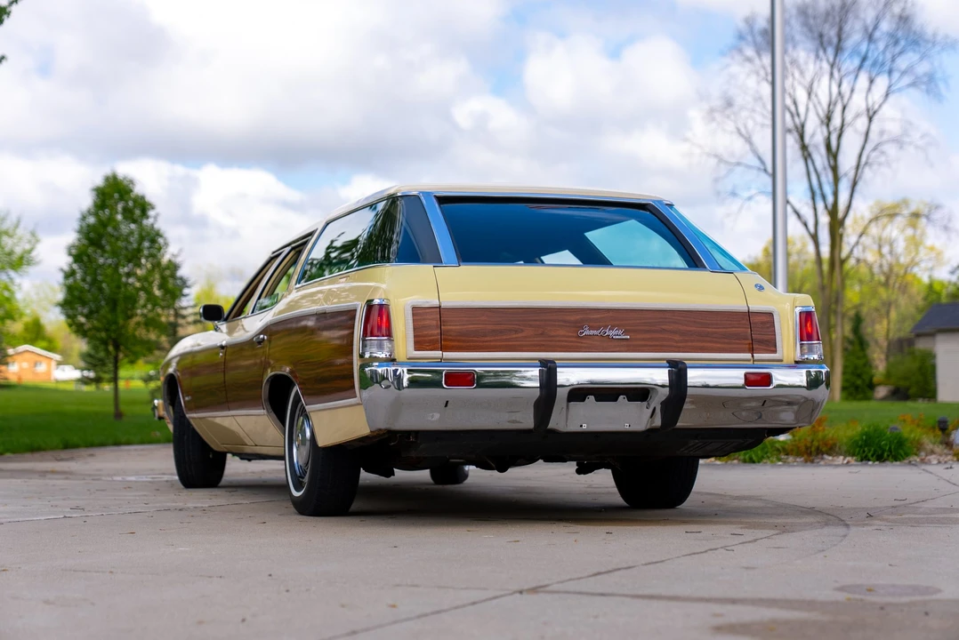 1973 Pontiac Safari - Image 11 of 31