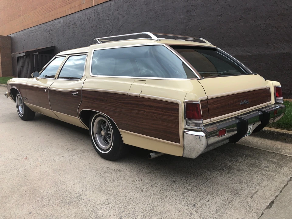 1973 Pontiac Safari - Image 9 of 31
