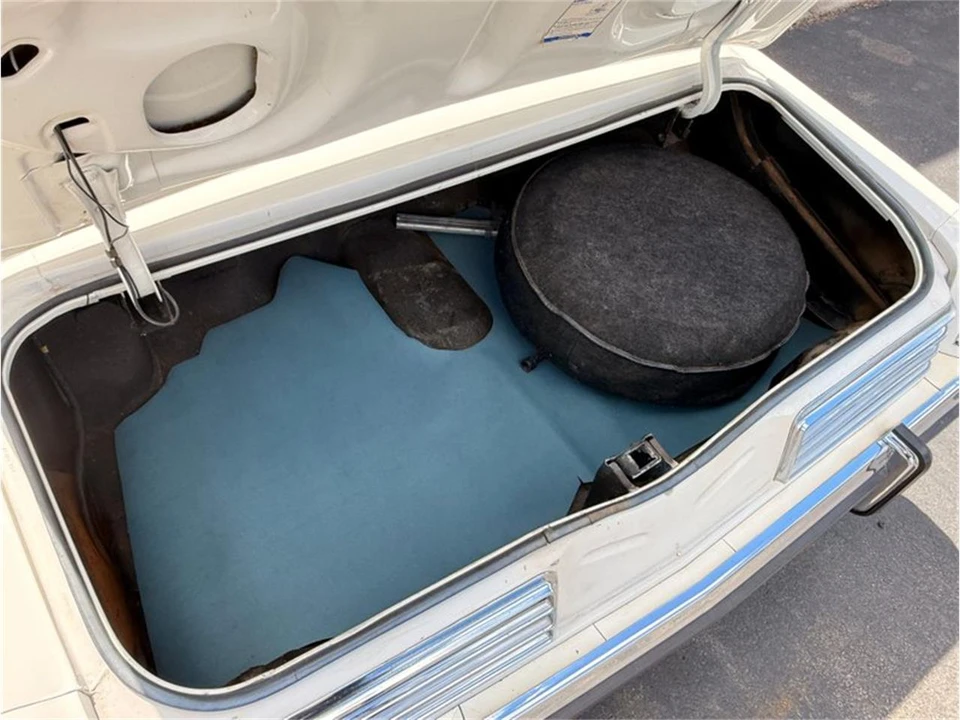 1973 Pontiac Grand Ville - Image 7 of 31