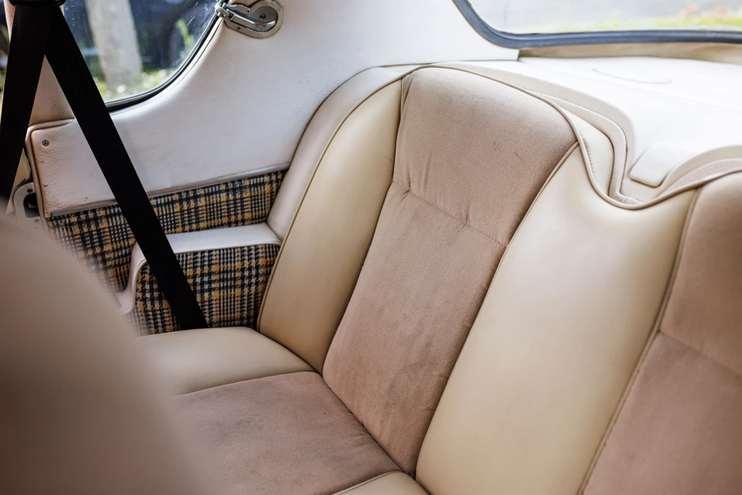 1973 Studebaker Avanti - Image 22 of 31
