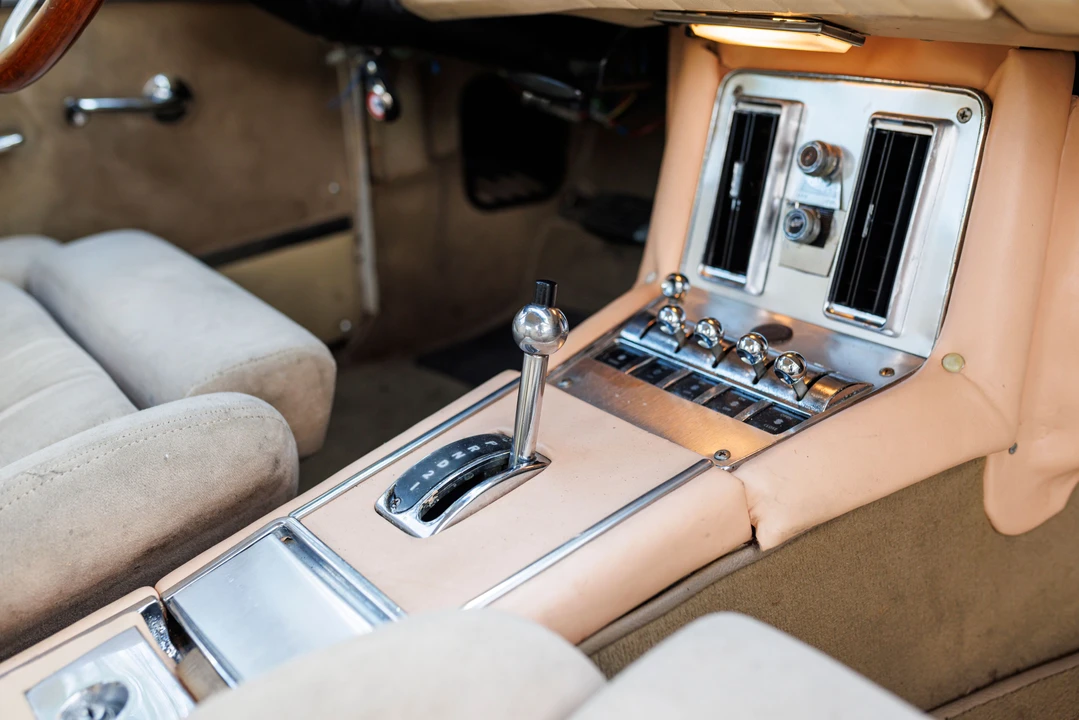 1973 Studebaker Avanti - Image 18 of 31