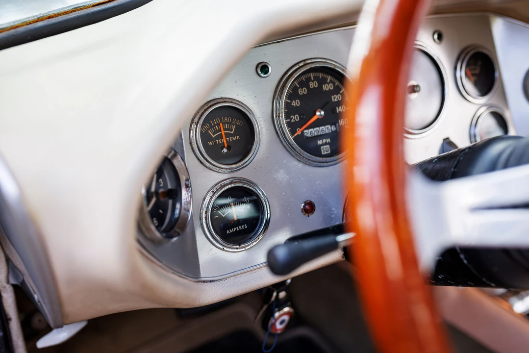 1973 Studebaker Avanti - Image 13 of 31