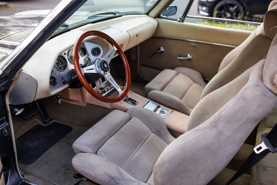 1973 Studebaker Avanti - Image 10 of 31