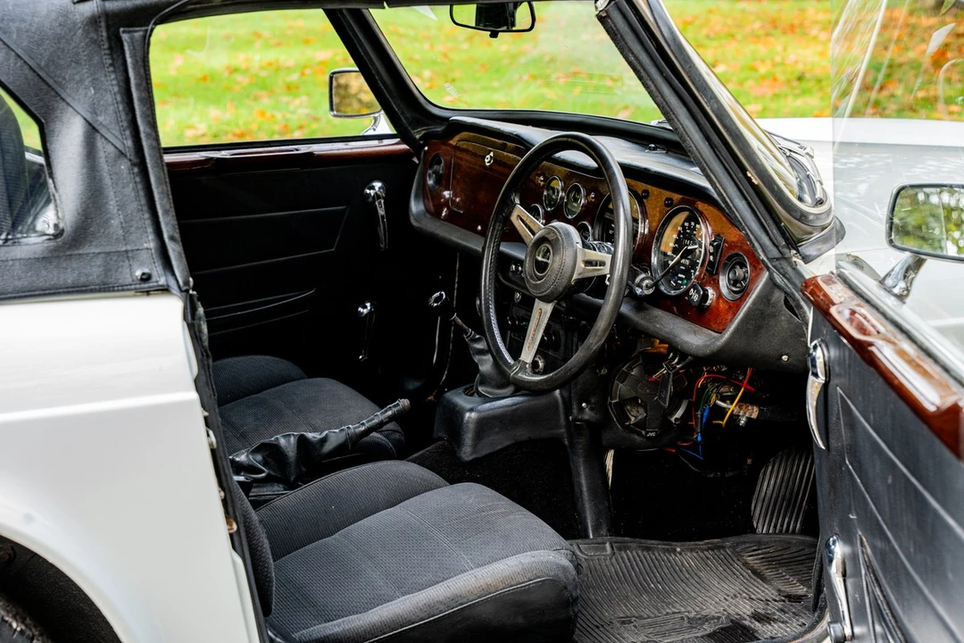 1973 Triumph TR6 CF Injected - Image 15 of 30