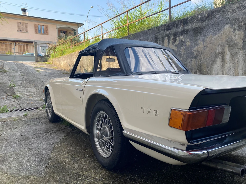 1973 Triumph TR6 CF Injected - Image 2 of 3