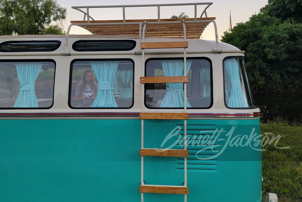 1973 Volkswagen Bay-Window Bus - Image 9 of 10