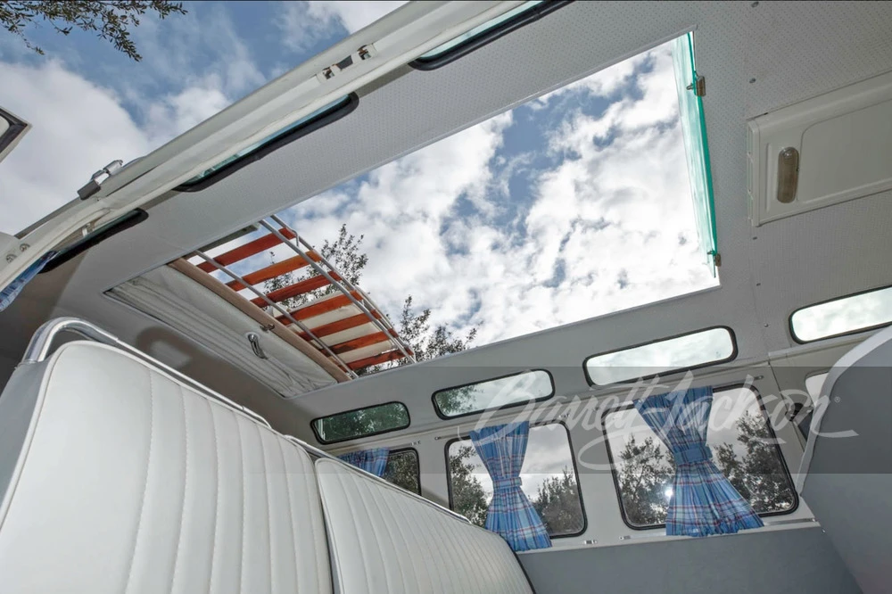 1973 Volkswagen Split-Window Bus - Image 20 of 25