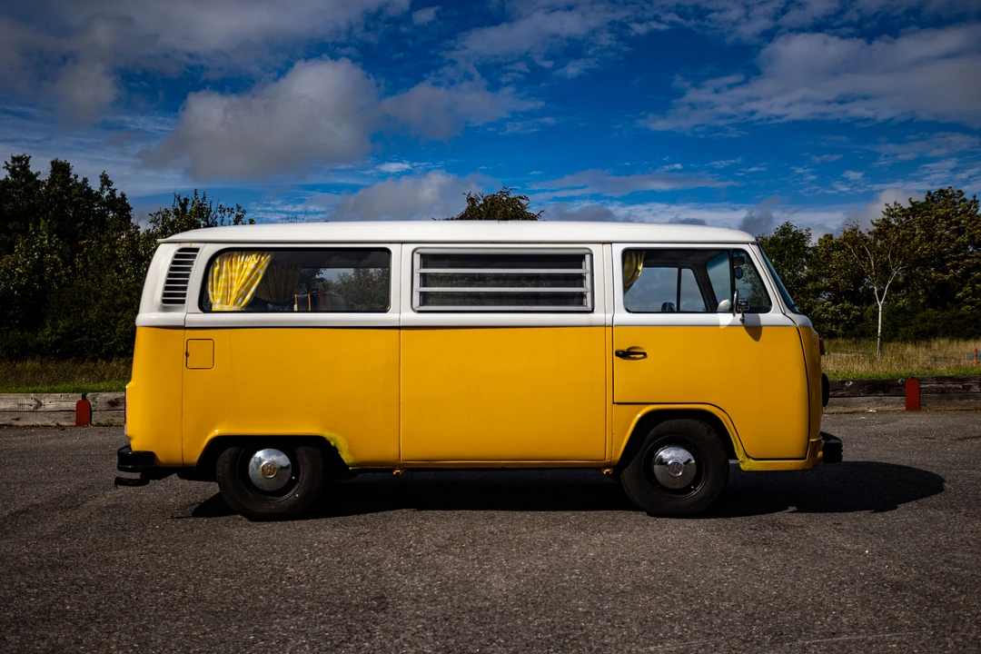 1973 Volkswagen Bay-Window Camper - Image 10 of 31