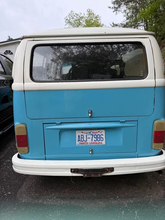 1973 Volkswagen Bay-Window Bus - Image 8 of 10
