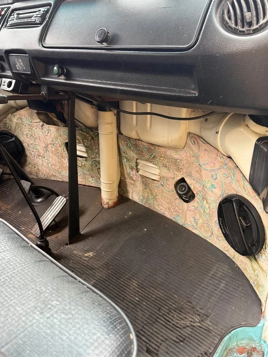 1973 Volkswagen Bay-Window Bus - Image 3 of 10