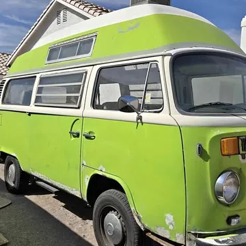 1973 Volkswagen Bus Bubble Top