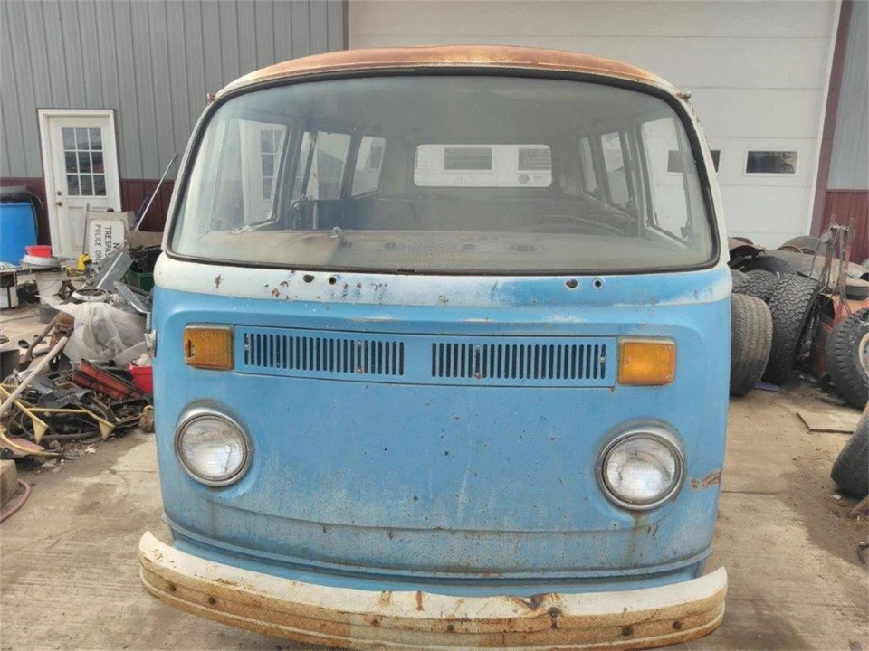 1973 Volkswagen Bay-Window Bus - Image 3 of 12
