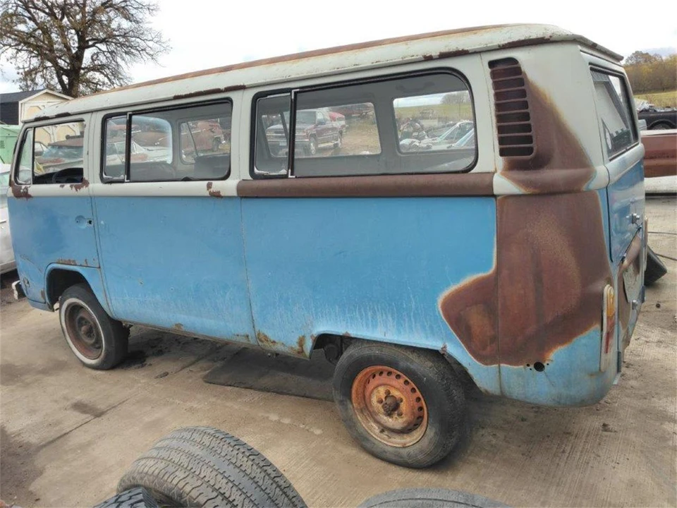 1973 Volkswagen Bay-Window Bus - Image 5 of 12