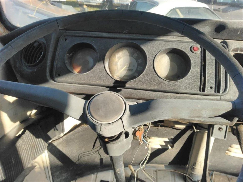 1973 Volkswagen Bay-Window Bus - Image 11 of 12