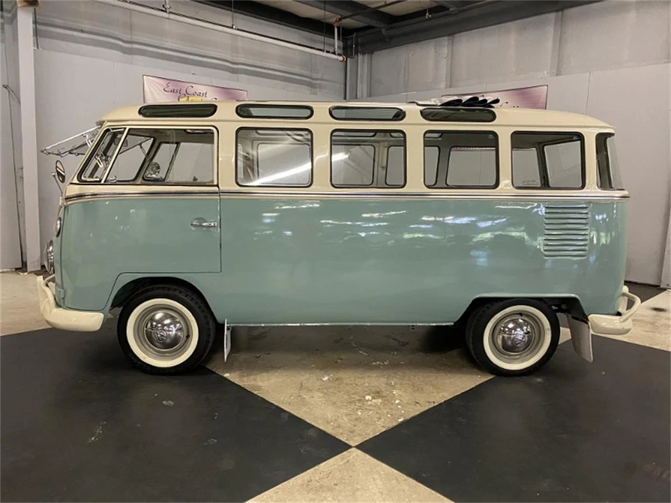 1973 Volkswagen Bay-Window Bus - Image 2 of 31