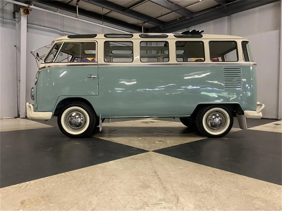 1973 Volkswagen Bay-Window Bus - Image 7 of 31