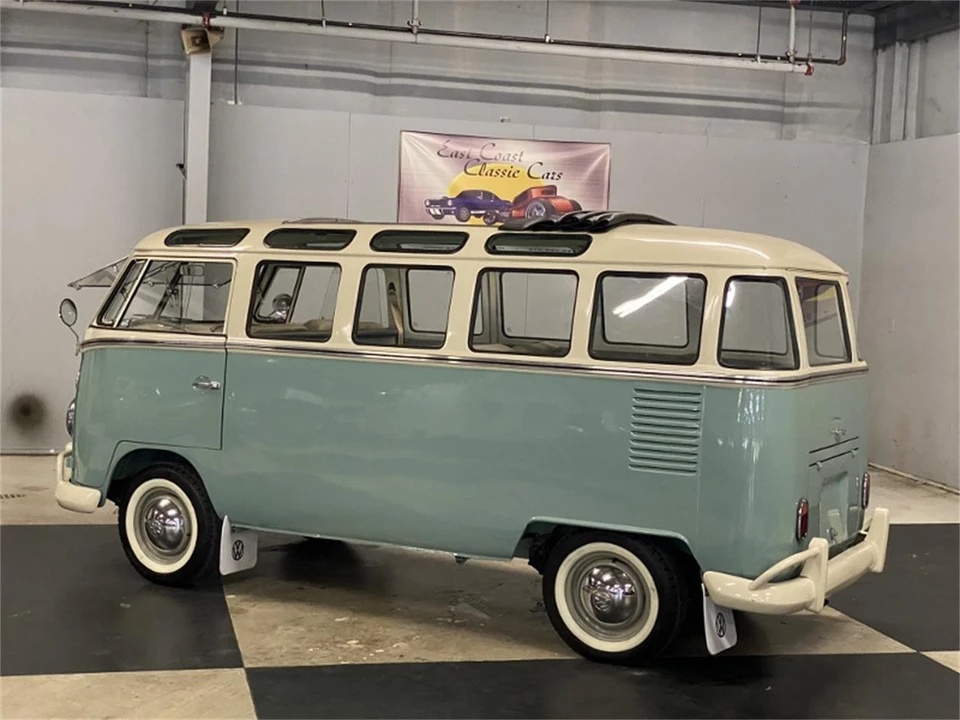 1973 Volkswagen Bay-Window Bus - Image 8 of 31