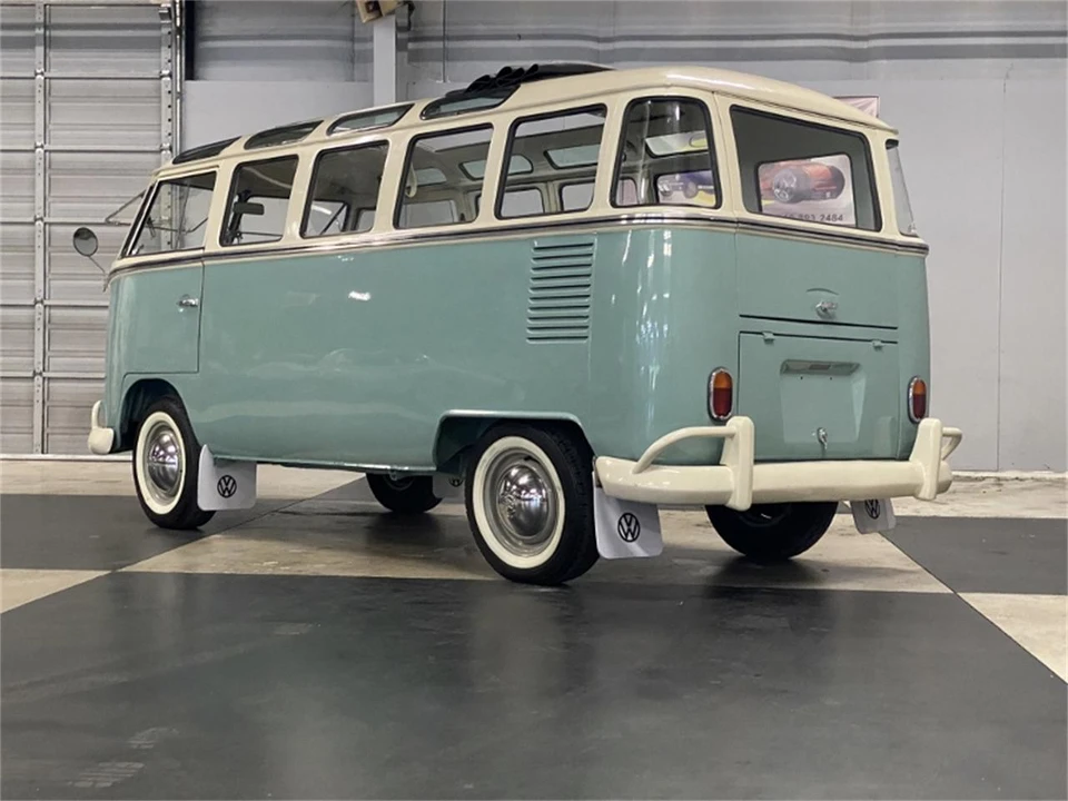 1973 Volkswagen Bay-Window Bus - Image 9 of 31
