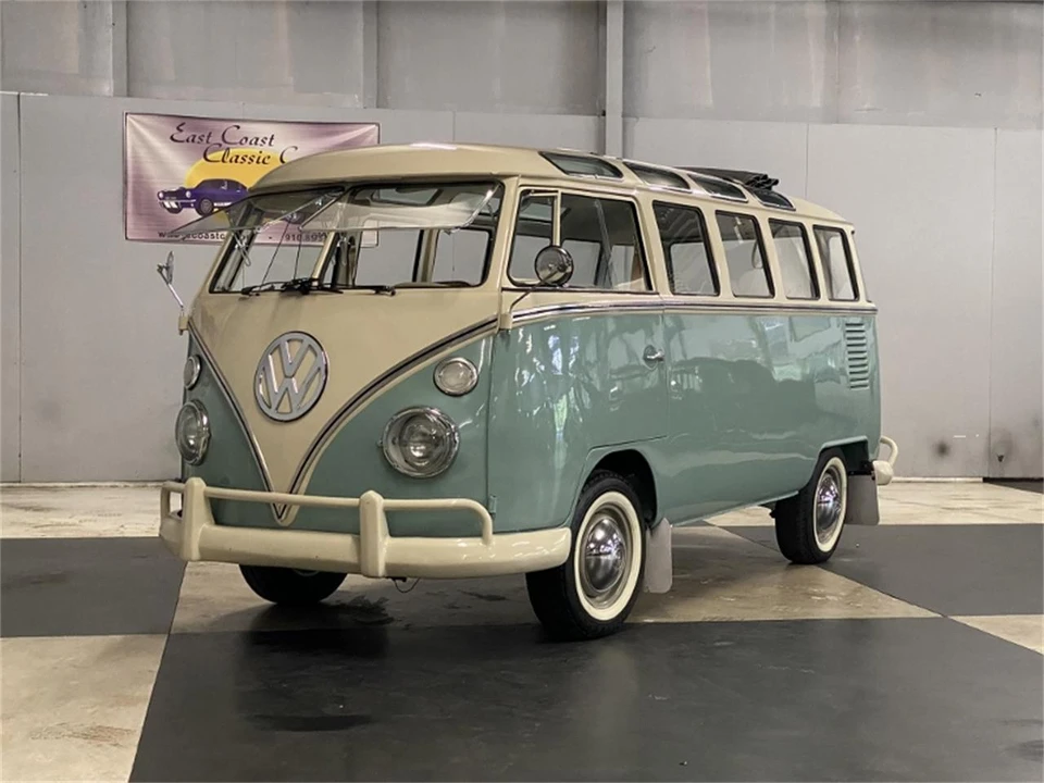 1973 Volkswagen Bay-Window Bus - Image 12 of 31