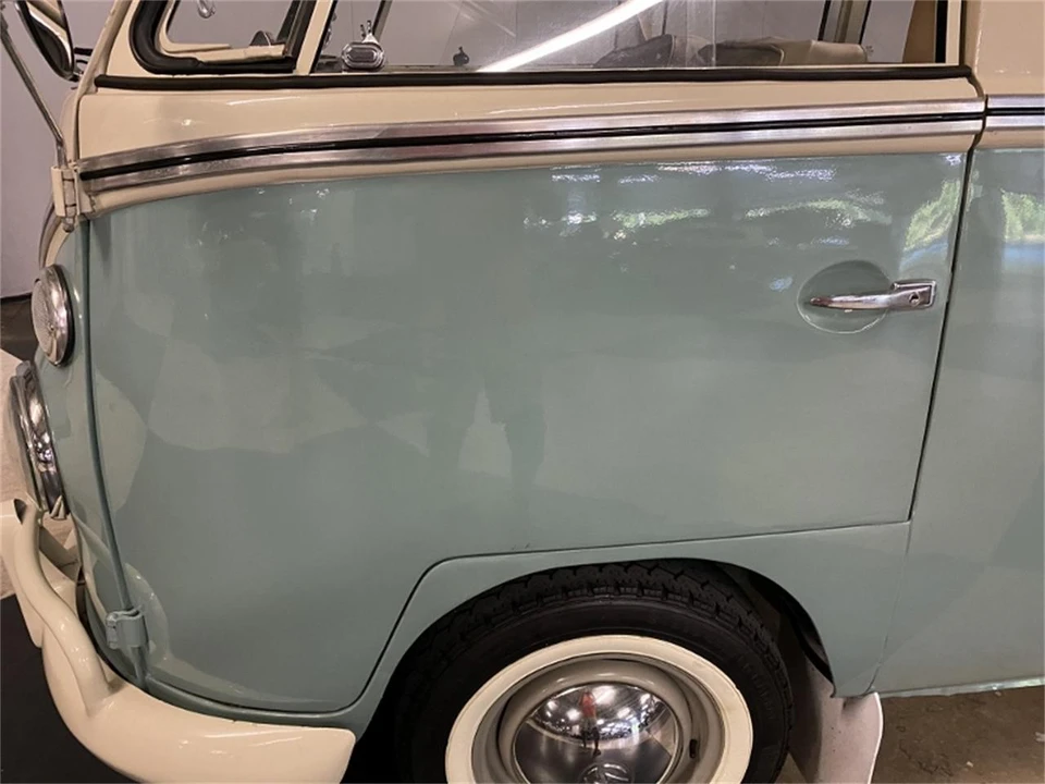 1973 Volkswagen Bay-Window Bus - Image 17 of 31