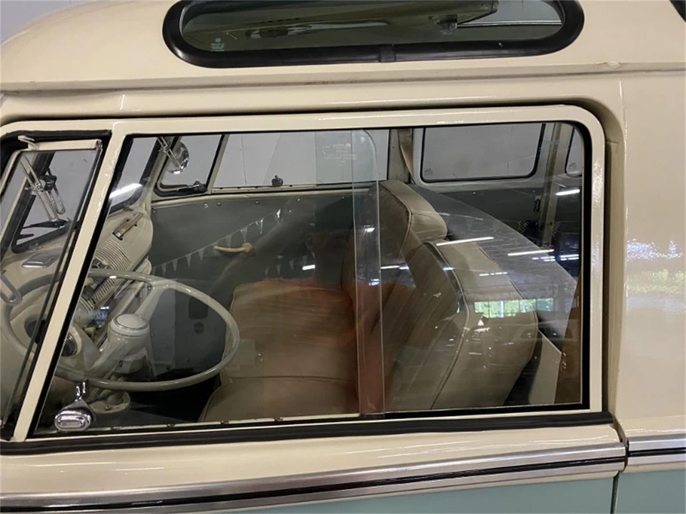 1973 Volkswagen Bay-Window Bus - Image 18 of 31