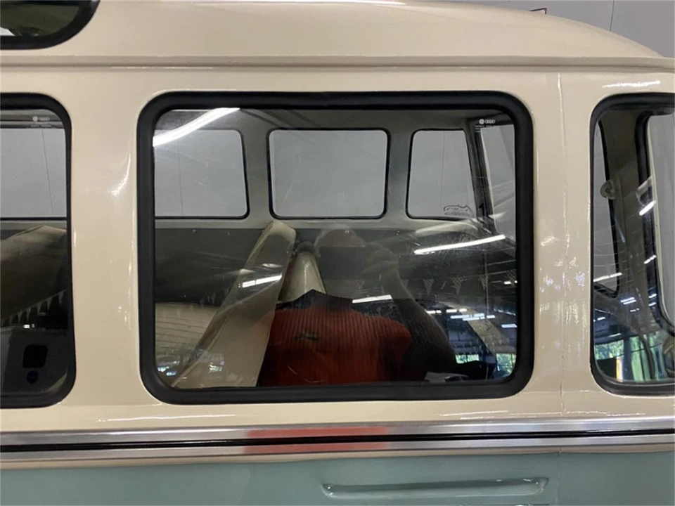 1973 Volkswagen Bay-Window Bus - Image 21 of 31