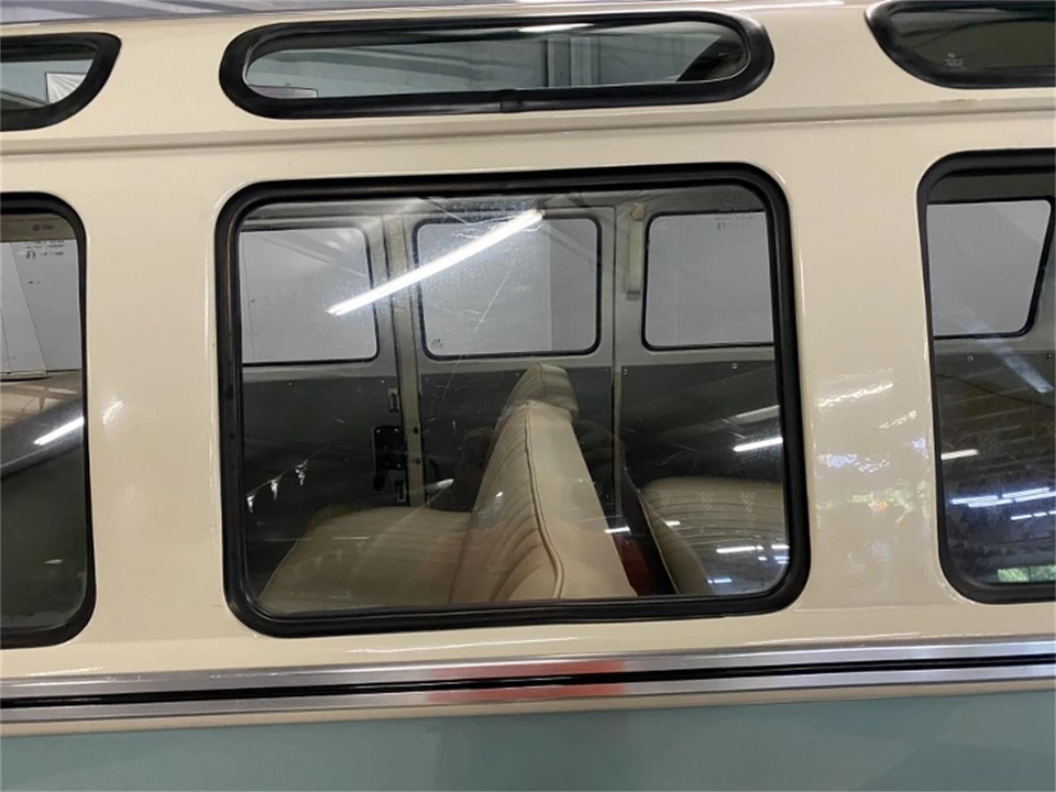 1973 Volkswagen Bay-Window Bus - Image 22 of 31