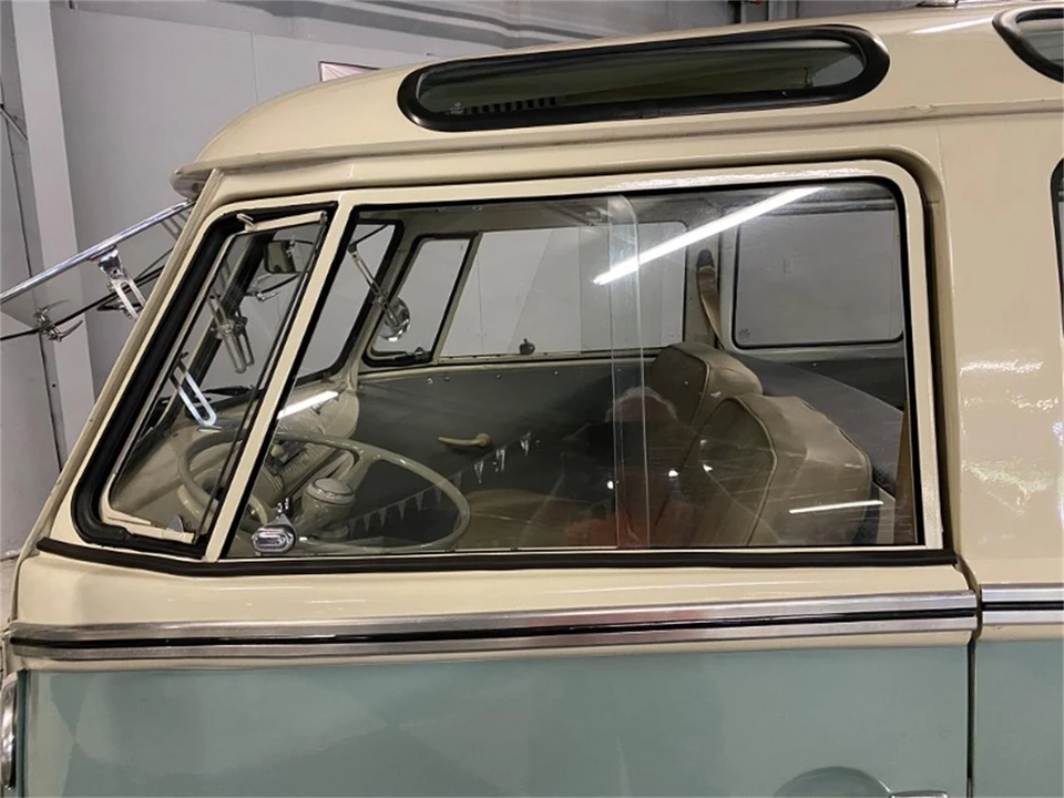 1973 Volkswagen Bay-Window Bus - Image 24 of 31