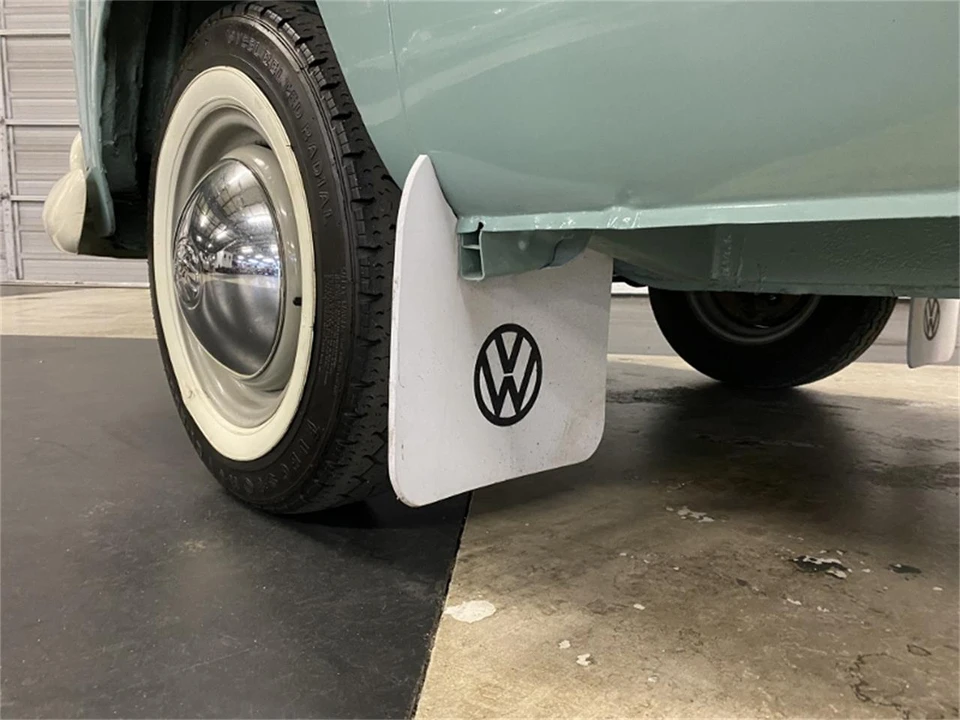 1973 Volkswagen Bay-Window Bus - Image 26 of 31