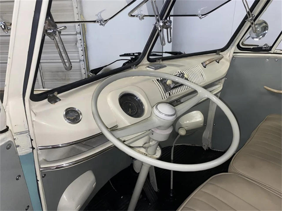 1973 Volkswagen Bay-Window Bus - Image 28 of 31
